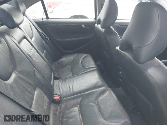 2007 Volvo S60 2.5L Turbo with VIN YV1RH592072609664, listed as a IAAI auction lot 41865512 with 200,528 mi miles. Bid and sale history available at carsss.com. Image 8.