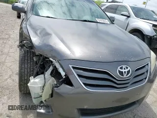 2011 Toyota Camry LE z VIN 4T4BF3EK9BR180367, wystawiony jako Copart lot #57410615 z przebiegiem 226 183 mil mil oraz Szkoda całkowita • Salvage title. Historia ofert i sprzedaży dostępna na DreamBid. Obrazek 13.