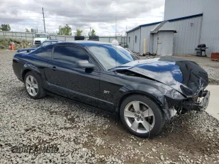 2006 Ford Mustang GT Deluxe z VIN 1ZVFT82H765214771, wystawiony jako Copart lot #56602605 z przebiegiem 125 315 mil mil oraz Szkoda całkowita • Salvage title. Historia ofert i sprzedaży dostępna na DreamBid. Obrazek 4.