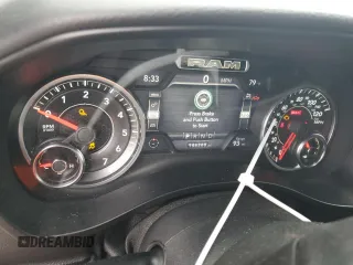 2019 Ram 1500 Big Horn z VIN 1C6RREBT1KN666072, wystawiony jako Copart lot #55610935 z przebiegiem 146 360 mil mil oraz Czysty tytuł • Clean title. Historia ofert i sprzedaży dostępna na DreamBid. Obrazek 9.