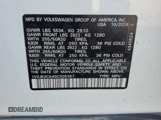 2025 Volkswagen Atlas SE z VIN 1V2JE2CA4SC205357, wystawiony jako Copart lot #51688695 z przebiegiem 4 355 mil mil oraz Szkoda całkowita • Salvage title. Historia ofert i sprzedaży dostępna na DreamBid. Obrazek 14.
