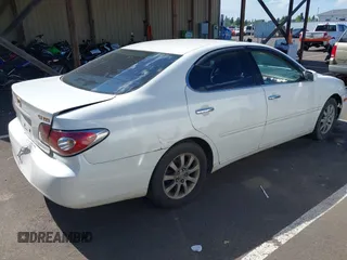 2002 Lexus ES 300 with VIN JTHBF30G220022332, listed as a IAAI auction lot 42397702 with 213,850 mi miles and . Bid and sale history available at DreamBid. Image 4.