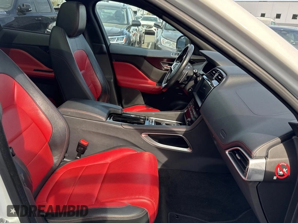 2018 Jaguar F-Pace z VIN SADCL2FN8JA259869, wystawiony jako Copart lot #54601565 z przebiegiem 89 138 mil mil oraz Czysty tytuł • Clean title. Historia ofert i sprzedaży dostępna na DreamBid. Obrazek 5.