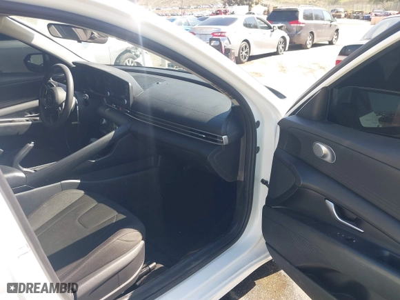 2021 Hyundai Elantra SEL with VIN 5NPLM4AG8MH013253, listed as a IAAI auction lot 41848638 with 47,660 mi miles. Bid and sale history available at carsss.com. Image 5.