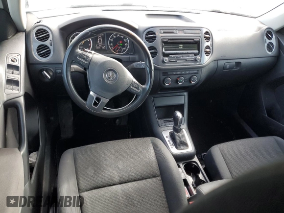 2014 Volkswagen Tiguan SE with VIN WVGAV3AXXEW626089, listed as a Copart auction lot 43056995 with 140,070 mi miles and Salvage title. Bid and sale history available at DreamBid. Image 8.