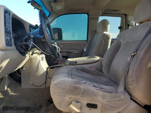 2002 Chevrolet Silverado 2500HD LT2 with VIN 1GCHK29U02Z250576, listed as a Copart auction lot 75090574 with 205,563 mi miles and Salvage Title. Bid and sale history available at carsss.com. Image 7.