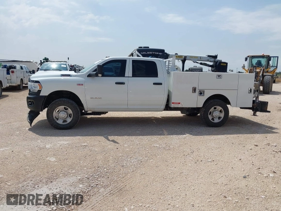 2022 Ram 2500 Tradesman with VIN 3C6UR5HJ8NG366140, listed as a IAAI auction lot 42468290 with 51,581 mi miles and . Bid and sale history available at DreamBid. Image 14.