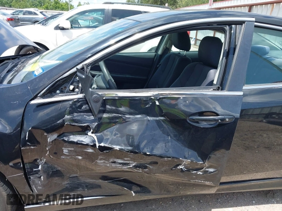 2011 Mazda 6 i Sport with VIN 1YVHZ8BH3B5M10382, listed as a IAAI auction lot 42450646 with 178,287 mi miles and . Bid and sale history available at DreamBid. Image 6.