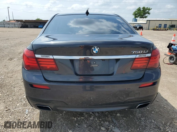 2015 BMW 7 Series 750Li z VIN WBAYE8C51FD782155, wystawiony jako Copart lot #54796505 z przebiegiem 112 772 mil mil oraz Szkoda całkowita • Salvage title. Historia ofert i sprzedaży dostępna na DreamBid. Obrazek 6.