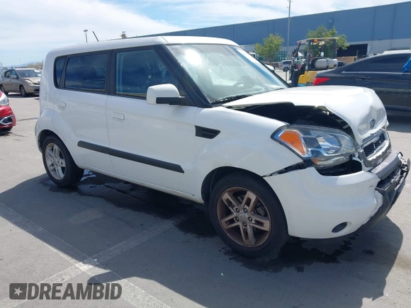 2010 Kia Soul + with VIN KNDJT2A21A7128666, listed as a IAAI auction lot 42019160 with 113,198 mi miles. Bid and sale history available at carsss.com. Image 1.