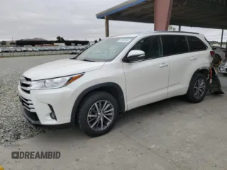 2017 Toyota Highlander XLE with VIN 5TDJZRFH5HS385642, listed as a Copart auction lot 64845095 with 74,626 mi miles and Salvage title. Bid and sale history available at DreamBid. Image 1.