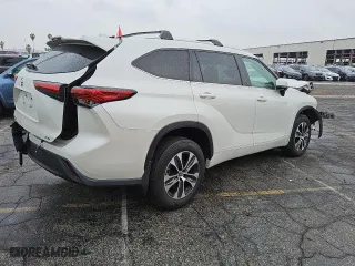 2021 Toyota Highlander XLE with VIN 5TDHZRAH2MS527719, listed as a Copart auction lot 46619885 with 0 mi miles and Salvage Title. Bid and sale history available at carsss.com. Image 3.