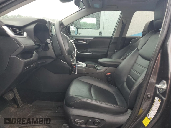 2021 Toyota RAV4 XLE Premium z VIN 2T3C1RFV0MC106727, wystawiony jako Copart lot #59282205 z przebiegiem 48 074 mil mil oraz Szkoda całkowita • Salvage title. Historia ofert i sprzedaży dostępna na DreamBid. Obrazek 7.