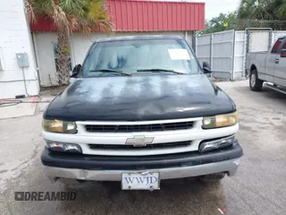 2001 Chevrolet Silverado 1500 LS with VIN 2GCEC19T611125168, listed as a IAAI auction lot 41960525 with 220,410 mi miles. Bid and sale history available at carsss.com. Image 6.
