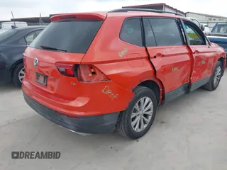 2018 Volkswagen Tiguan S с VIN 3VV1B7AX8JM090047, выставлен на аукционе IAAI как лот 42184116 с пробегом 121 085 миль миль и . История ставок и продаж доступна на DreamBid. Изображение 4.