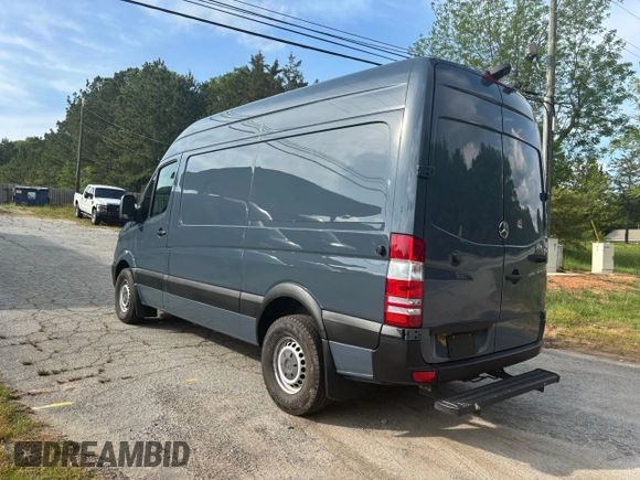 2018 Mercedes-Benz Sprinter Cargo Worker with VIN WD3PE7CDXJP632434, listed as a Copart auction lot 54715465 with 121,212 mi miles and Clean Title. Bid and sale history available at carsss.com. Image 3.