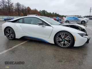 2015 BMW i8 z VIN WBY2Z2C53FV391673, wystawiony jako Copart lot #45827224 z przebiegiem 16 299 mil mil oraz . Historia ofert i sprzedaży dostępna na DreamBid. Obrazek 4.