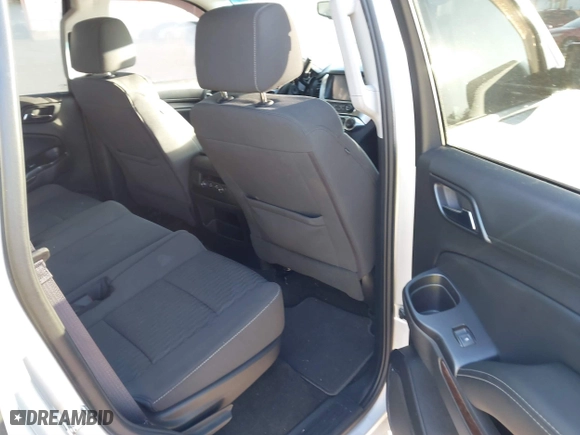 2017 Chevrolet Tahoe LS with VIN 1GNSCAKC6HR161464, listed as a IAAI auction lot 41440911 with 174,662 mi miles. Bid and sale history available at carsss.com. Image 8.