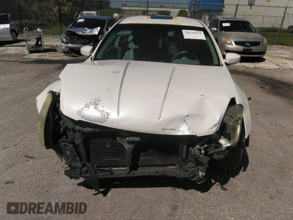 2005 Nissan Maxima 3.5 SL with VIN 1N4BA41E55C803907, listed as a IAAI auction lot 41475498 with 226,062 mi miles. Bid and sale history available at carsss.com. Image 6.