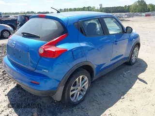2011 Nissan Juke SL with VIN JN8AF5MV6BT015680, listed as a IAAI auction lot 42059259 with 105,704 mi miles. Bid and sale history available at carsss.com. Image 4.
