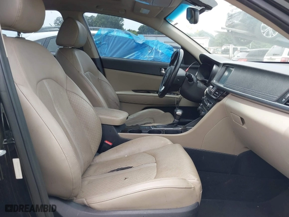 2016 Kia Optima EX with VIN 5XXGU4L38GG075652, listed as a IAAI auction lot 39544592 with 151,960 mi miles. Bid and sale history available at carsss.com. Image 5.