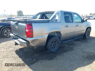 2007 Chevrolet Avalanche 3LT z VIN 3GNFK12327G176420, wystawiony jako IAAI lot #42476613 z przebiegiem Nie podano mil oraz . Historia ofert i sprzedaży dostępna na DreamBid. Obrazek 4.