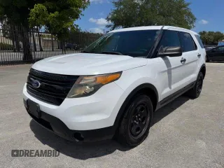 2013 Ford Utility Police Interceptor with VIN 1FM5K7AR9DGC15889, listed as a Copart auction lot 54107555 with 124,933 mi miles and Clean Title. Bid and sale history available at carsss.com. Image 1.