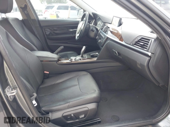 2015 BMW 3 Series 328i с VIN WBA3A5G55FNS85005, выставлен на аукционе IAAI как лот 41980680 с пробегом 136 517 миль миль и . История ставок и продаж доступна на DreamBid. Изображение 5.