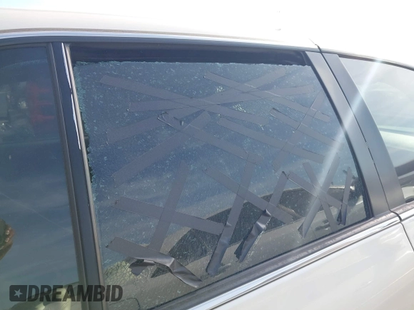 2002 Cadillac DeVille z VIN 1G6KD54Y72U218221, wystawiony jako IAAI lot #41842554 z przebiegiem 117 430 mil mil oraz . Historia ofert i sprzedaży dostępna na DreamBid. Obrazek 6.
