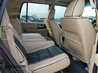 2010 Lincoln Navigator z VIN 5LMJJ2H55AEJ00251, wystawiony jako Copart lot #57024045 z przebiegiem 225 918 mil mil oraz Czysty tytuł • Clean title. Historia ofert i sprzedaży dostępna na DreamBid. Obrazek 11.