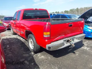 2000 GMC New Sierra 1500 SL with VIN 2GTEC19V2Y1392769, listed as a IAAI auction lot 41748036 with 315,906 mi miles. Bid and sale history available at carsss.com. Image 3.