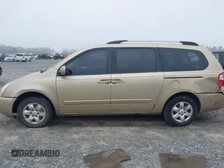 2009 Kia Sedona LX with VIN KNDMB233896309917, listed as a IAAI auction lot 41800176 with 177,329 mi miles. Bid and sale history available at carsss.com. Image 14.