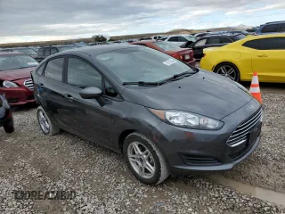 2018 Ford Fiesta SE z VIN 3FADP4BJ1JM115298, wystawiony jako Copart lot #76737564 z przebiegiem Nie podano mil oraz Szkoda całkowita • Salvage title. Historia ofert i sprzedaży dostępna na DreamBid. Obrazek 4.