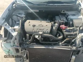 2018 Mitsubishi Outlander ES z VIN JA4AP3AU7JU009799, wystawiony jako Copart lot #69111905 z przebiegiem 132 435 mil mil oraz Szkoda całkowita • Salvage title. Historia ofert i sprzedaży dostępna na DreamBid. Obrazek 14.