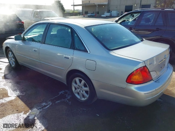 2001 Toyota Avalon XL w/Bucket Seats with VIN 4T1BF28B51U189775, listed as a IAAI auction lot 41970356 with 247,969 mi miles. Bid and sale history available at carsss.com. Image 3.