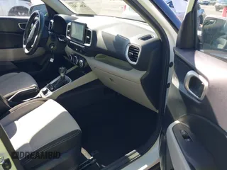 2022 Hyundai Venue SEL with VIN KMHRC8A33NU171505, listed as a IAAI auction lot 42041443 with 37,908 mi miles and . Bid and sale history available at DreamBid. Image 5.