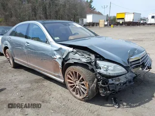 2012 Mercedes-Benz S 550 z VIN WDDNG9EB0CA477810, wystawiony jako IAAI lot #41945862 z przebiegiem 82 090 mil mil oraz . Historia ofert i sprzedaży dostępna na DreamBid. Obrazek 1.