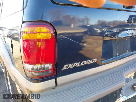 2000 Ford Explorer Eddie Bauer z VIN 1FMDU74E4YZA45773, wystawiony jako IAAI lot #41678121 z przebiegiem 129 263 mil mil oraz . Historia ofert i sprzedaży dostępna na DreamBid. Obrazek 14.