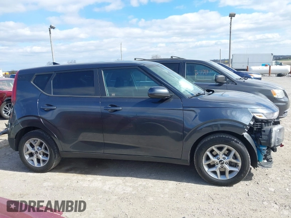 2021 Kia Soul S with VIN KNDJ23AUXM7779549, listed as a IAAI auction lot 41899504 with 65,884 mi miles and . Bid and sale history available at DreamBid. Image 13.