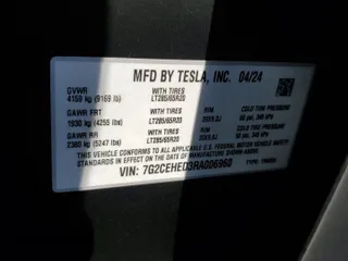 2024 Tesla Cybertruck z VIN 7G2CEHED3RA006960, wystawiony jako Copart lot #62443524 z przebiegiem 683 mil mil oraz Szkody całkowita. Historia ofert i sprzedaży dostępna na DreamBid. Obrazek 14.
