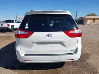 2017 Toyota Sienna XLE Auto Access Seat with VIN 5TDYZ3DC2HS806686, listed as a IAAI auction lot 41877474 with 72,011 mi miles. Bid and sale history available at carsss.com. Image 17.