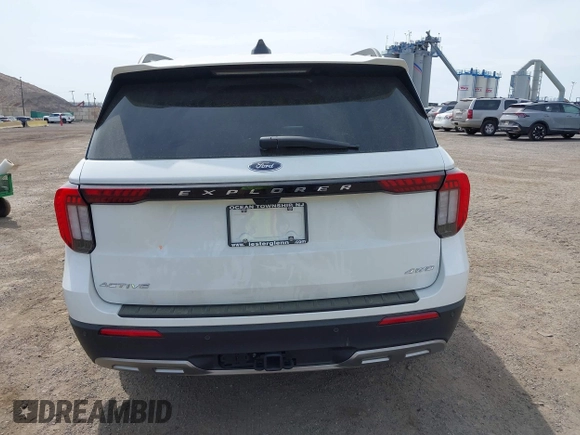 2025 Ford Explorer Active z VIN 1FMUK8DH3SGA67689, wystawiony jako IAAI lot #42134141 z przebiegiem 3 920 mil mil oraz . Historia ofert i sprzedaży dostępna na DreamBid. Obrazek 16.