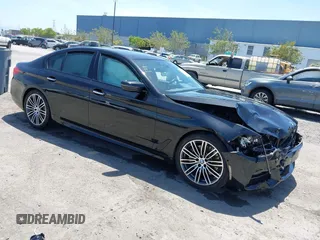 2018 BMW 5 Series 530i z VIN WBAJA5C51JWA56680, wystawiony jako IAAI lot #42273066 z przebiegiem 39 789 mil mil oraz . Historia ofert i sprzedaży dostępna na DreamBid. Obrazek 1.