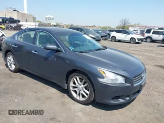 2010 Nissan Maxima SV z VIN 1N4AA5AP5AC860931, wystawiony jako IAAI lot #42108943 z przebiegiem 125 351 mil mil oraz . Historia ofert i sprzedaży dostępna na DreamBid. Obrazek 1.