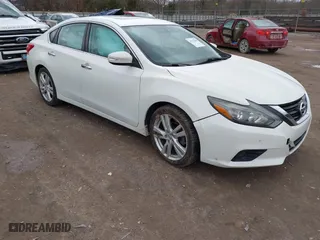 2016 Nissan Altima 3.5 SL with VIN 1N4BL3AP0GC122661, listed as a IAAI auction lot 41711200 with 101,846 mi miles. Bid and sale history available at carsss.com. Image 1.