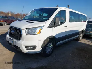 2021 Ford Transit Passenger XL z VIN 1FBAX2Y80MKA30698, wystawiony jako IAAI lot #40880936 z przebiegiem 119 808 mil mil oraz . Historia ofert i sprzedaży dostępna na DreamBid. Obrazek 17.