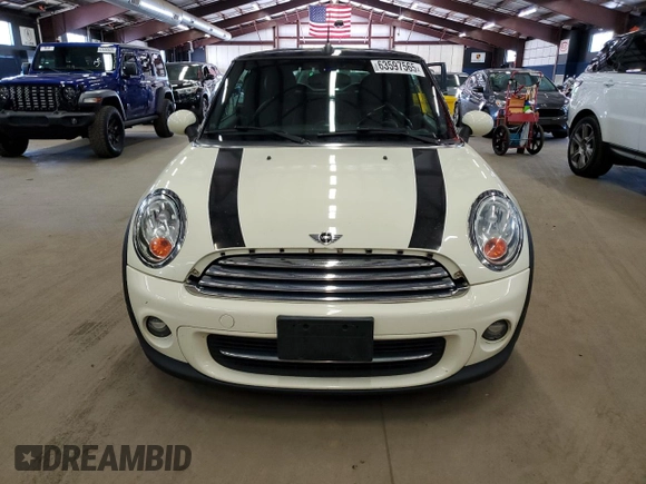 2015 MINI Convertible with VIN WMWZN3C51FT861693, listed as a Copart auction lot 63597565 with 193,157 mi miles and Clean title. Bid and sale history available at DreamBid. Image 5.