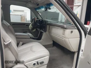 2006 Cadillac Escalade EXT z VIN 3GYEK62NX6G127722, wystawiony jako IAAI lot #41802667 z przebiegiem 127 581 mil mil oraz . Historia ofert i sprzedaży dostępna na DreamBid. Obrazek 5.