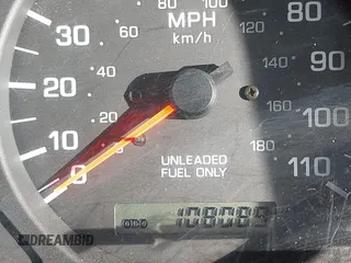2000 Nissan Frontier XE z VIN 1N6ED27T8YC330952, wystawiony jako IAAI lot #41557069 z przebiegiem 108 089 mil mil oraz . Historia ofert i sprzedaży dostępna na DreamBid. Obrazek 16.
