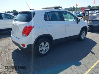 2020 Chevrolet Trax LS with VIN 3GNCJNSB4LL288688, listed as a IAAI auction lot 42634219 with 25,634 mi miles and . Bid and sale history available at DreamBid. Image 4.